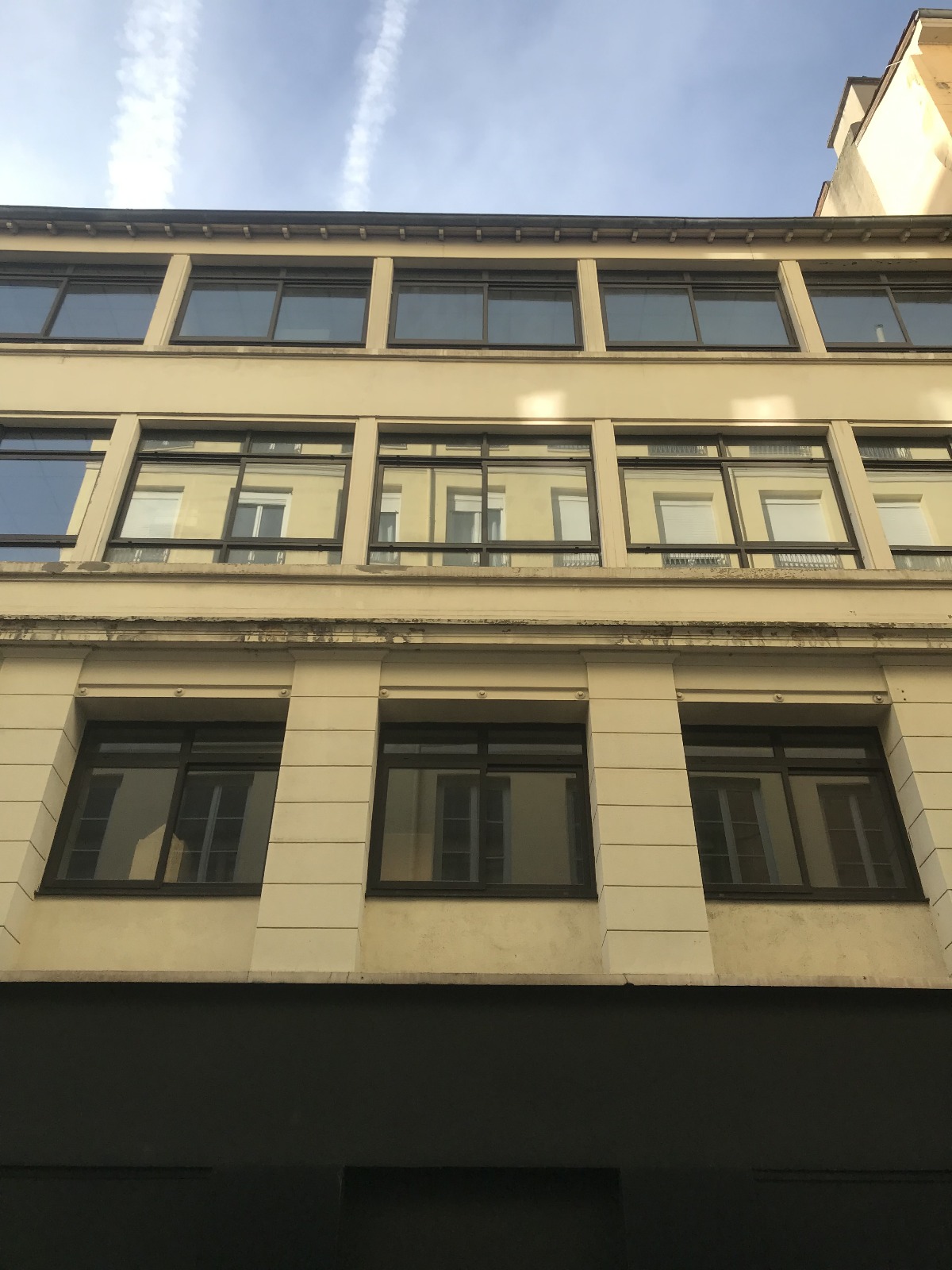 42-SAINT-ETIENNE – Immeuble professionnel 1500 m²